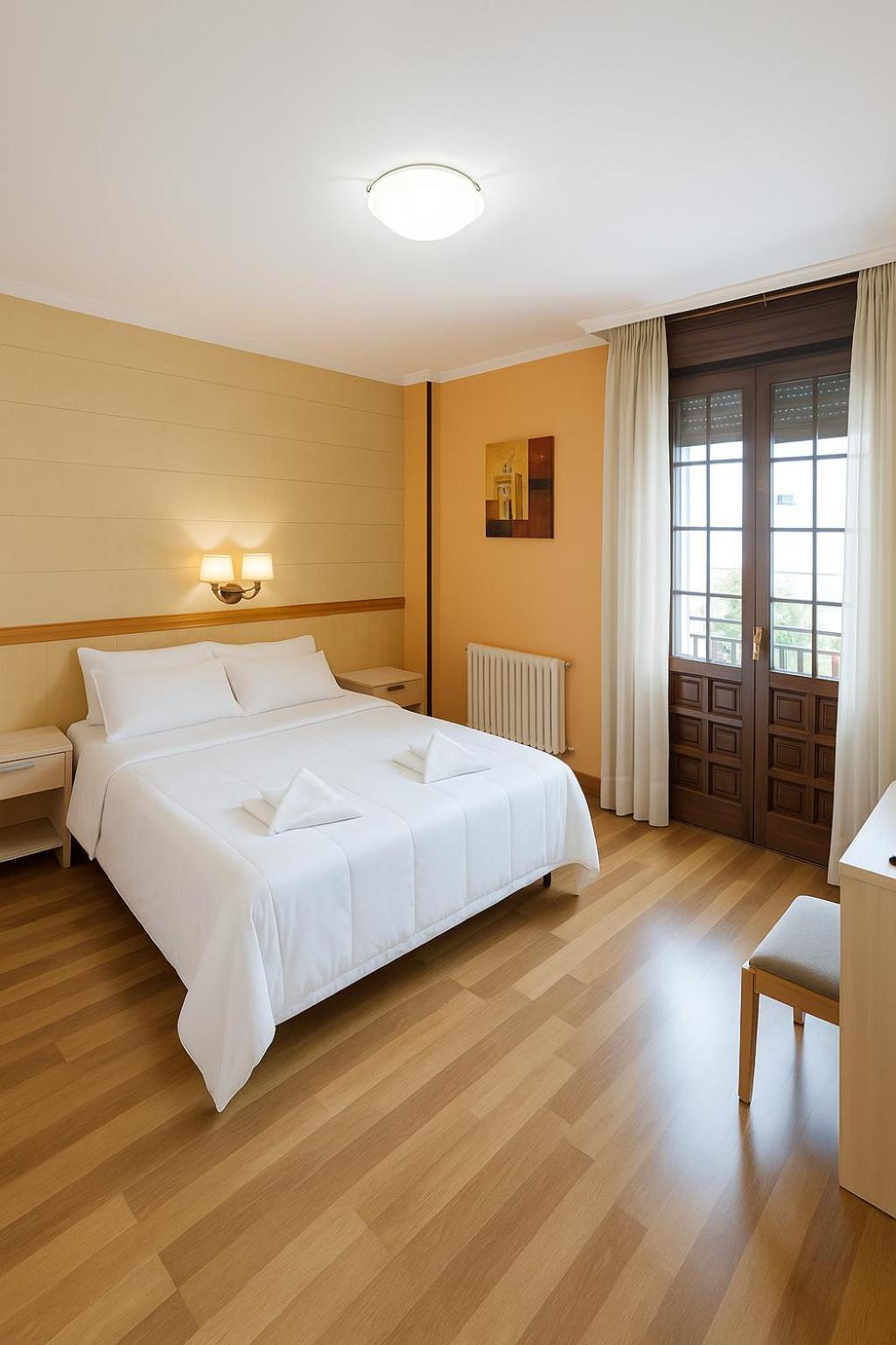 Elara Hotel Viveiro Bagian luar foto